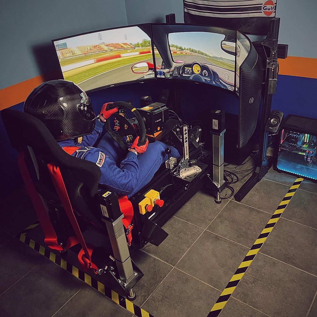 Introducing Ultimate Motion Car Simulator: a combination of realism and retro classics! - SIMHUB.PRO