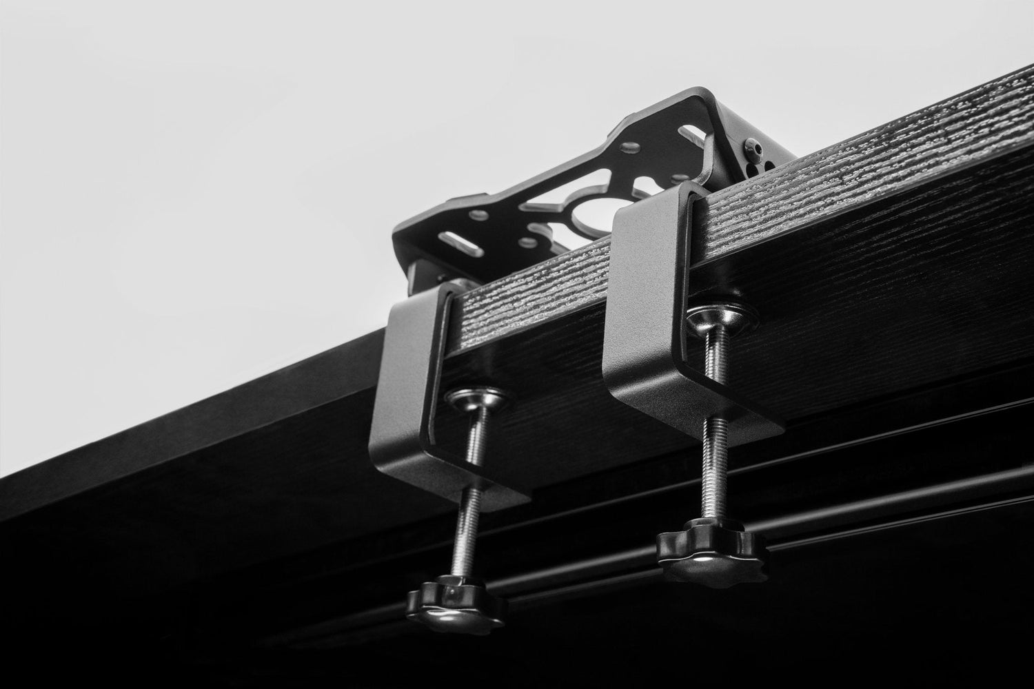 Simagic T - LOC WheelBase Table Clamp | Accessories for wheelbases | SIMHUB.PRO